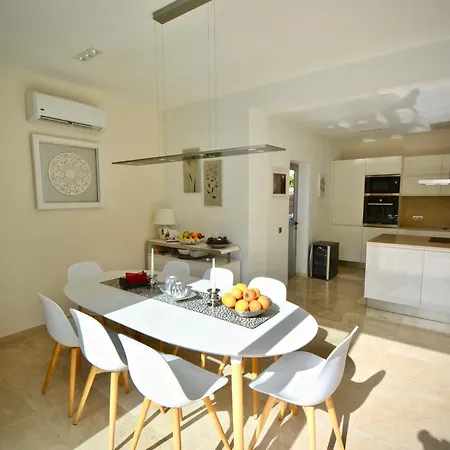 Villa Katarina In Beautiful Tauro With Private Heated Swimming Pool *
